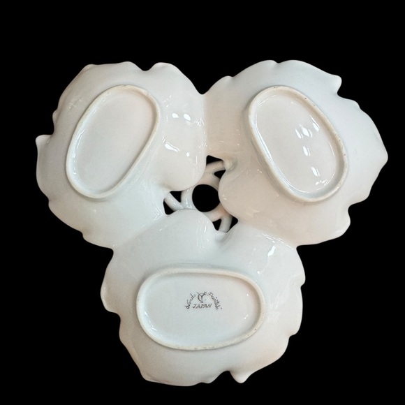 Rare Antique Japanese Porcelain Leaf Shaped Three Compartment Dish - Picture 7 of 8